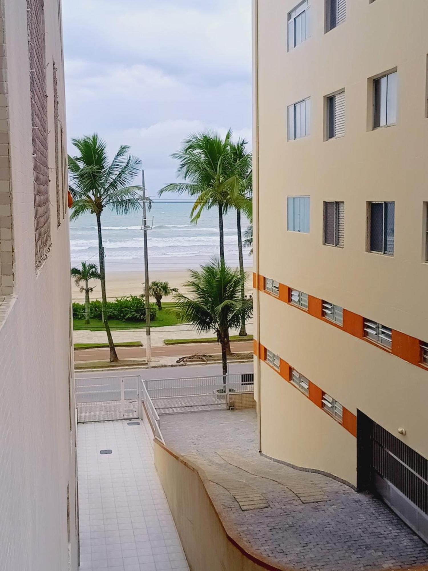 Apartamento Pe Na Areia Vila Caicara ปรายากรันเด ภายนอก รูปภาพ
